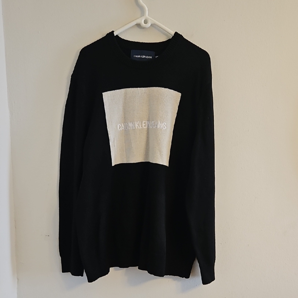 Calvin Klein Men's Sweater in Black and Cream